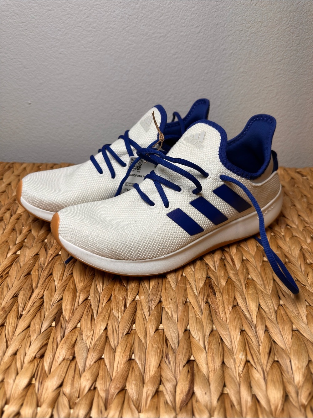 Adidas White & Blue Lightweight Athletic Shoes / BNWT / Size 8